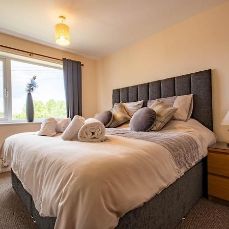 3-Bedroom House With Garden, Conservatory, In Centre Of Worcester Exterior foto