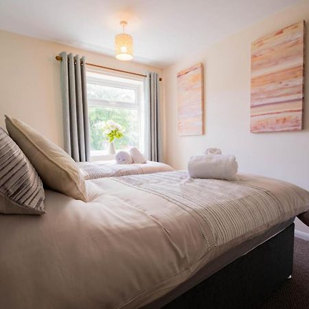 3-Bedroom House With Garden, Conservatory, In Centre Of Worcester Exterior foto