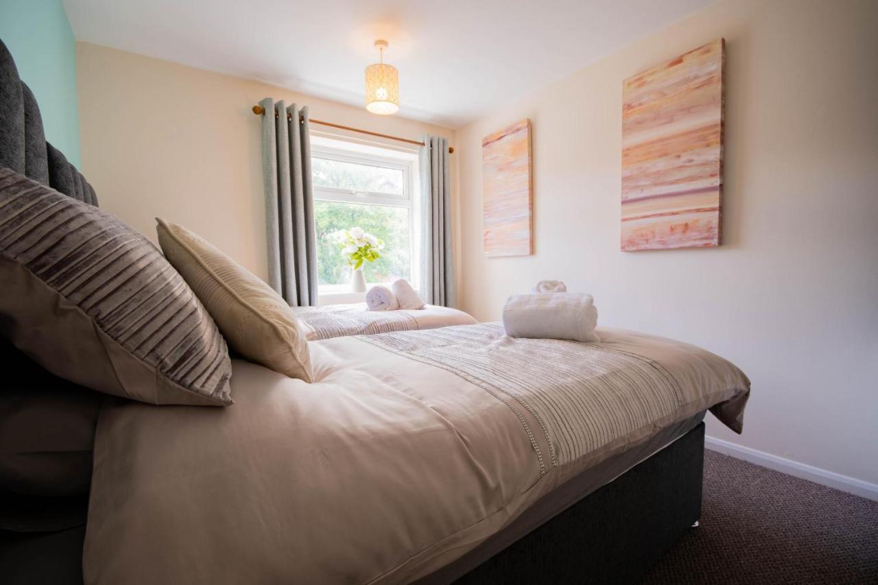 3-Bedroom House With Garden, Conservatory, In Centre Of Worcester Exterior foto