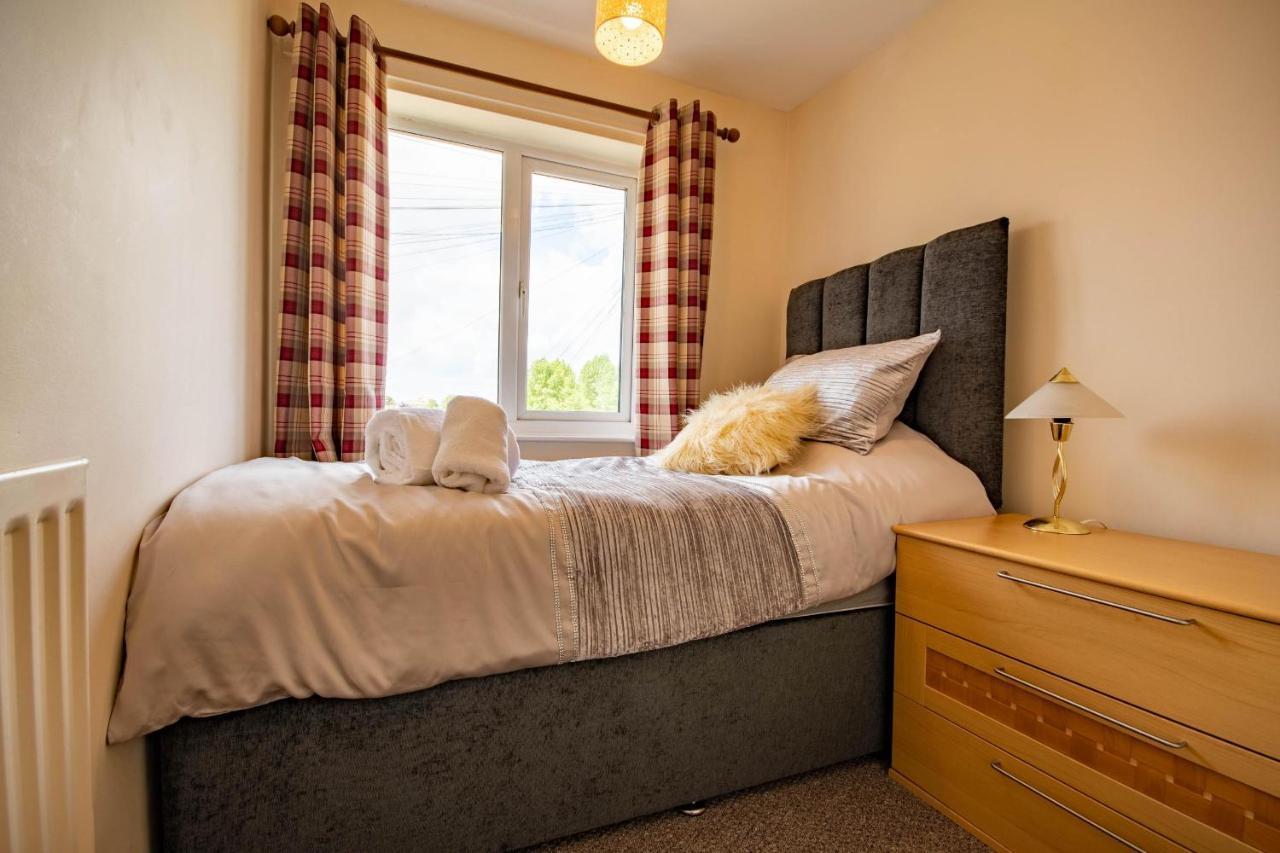 3-Bedroom House With Garden, Conservatory, In Centre Of Worcester Exterior foto