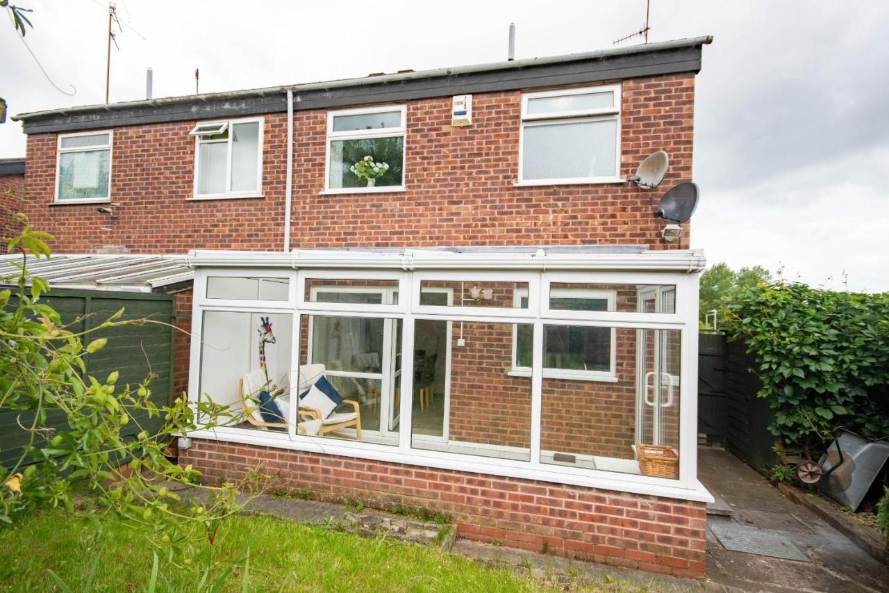 3-Bedroom House With Garden, Conservatory, In Centre Of Worcester Exterior foto